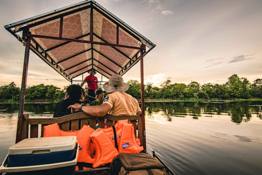 Siem Reap: Angkor Sunset Tour by Jeep with Boat Ride