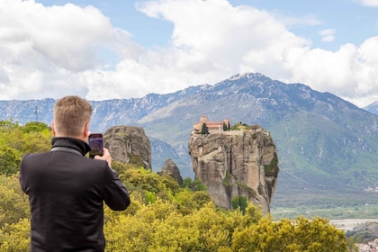 Athene naar Meteora: bustour kloosters en verborgen grotten