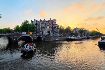 Amsterdam Evening Cruise in Small Group