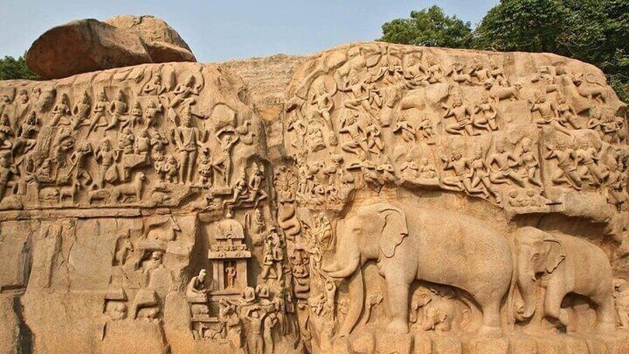 Arjuna Penance at Mahabalipuram - chuttibaaz.com
