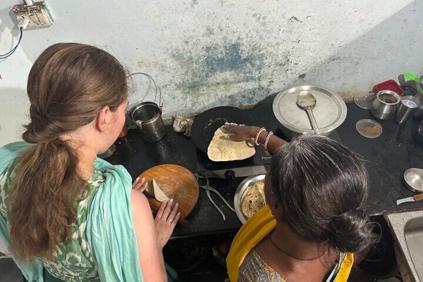 Traditional Indian Home Cooking Private Class in Hampi