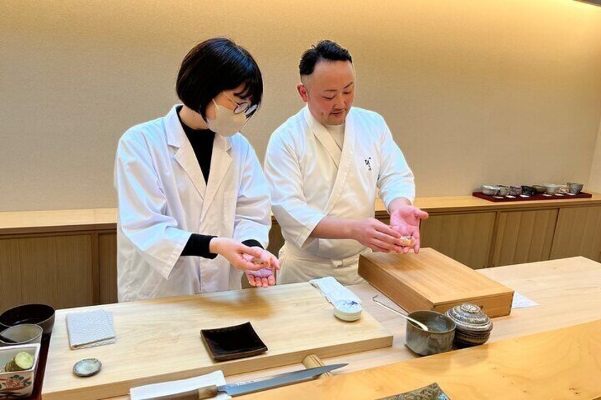 FUKUOKA: Sushi Making & Omakase Sushi Experience in Dazaifu