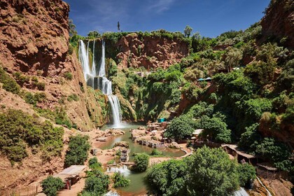 Desde Marrakech: Visita guiada y paseo en barco por las cascadas de Ouzoud