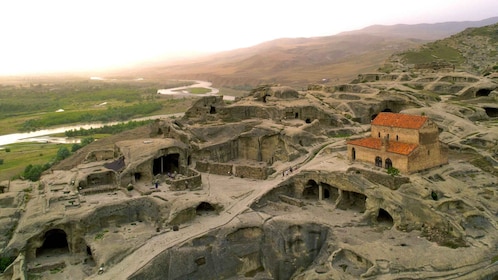 Tbilisi: Mtskheta, Jvari, Gori och Uplistsikhe dagstur