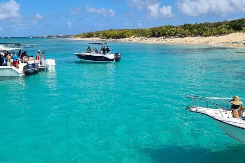 4 Hour Private Boat Experience in Puerto Rico Island