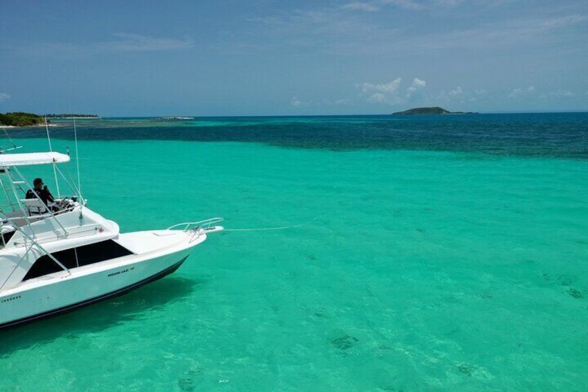 4 Hour Private Boat Experience in Puerto Rico Island