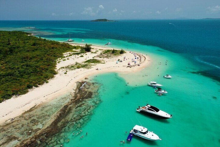 4 Hour Private Boat Experience in Puerto Rico Island