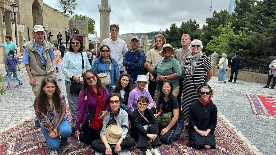 Baku: Historic and Modern Baku Tour