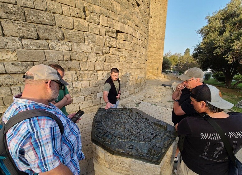 Baku: Historic and Modern Baku Tour