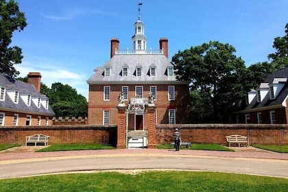 從哥倫比亞特區地區前往殖民威廉斯堡(Colonial Williamsburg)的私人全日游