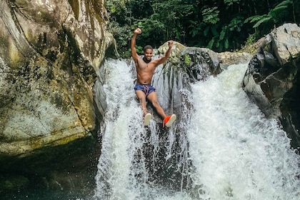 Desde San Juan: recorrido por la selva tropical y tobogán acuático de El Yu...