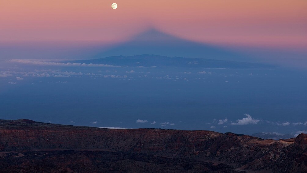 Indlæs billede 3 af 4. View from on to of Teide Volcano in Spain