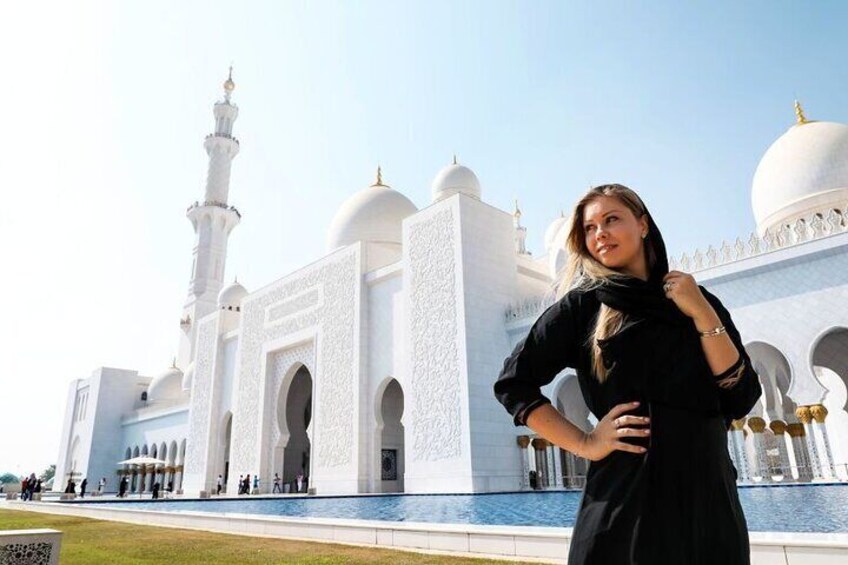 Visit Abu Dhabi Sheikh Zayed Grand Mosque in Dubai