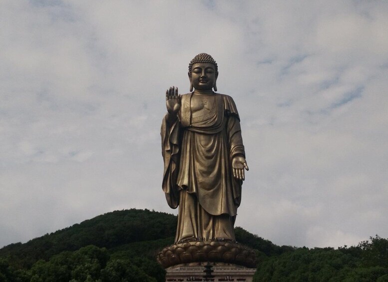 Private Day Tour to Wuxi Lingshan Grand Buddha and Tai Lake