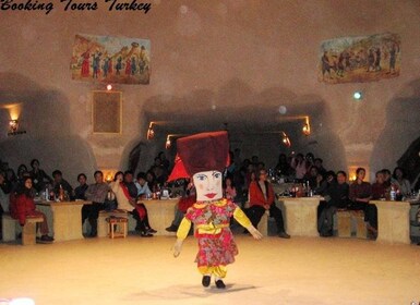 Espectáculo nocturno turco en Capadocia