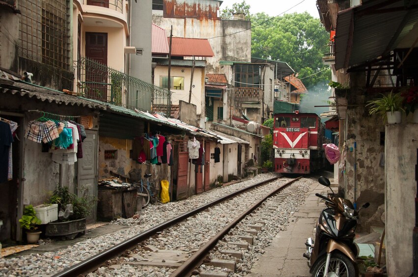 Vietnam : Full Day Private City Tour With Lunch