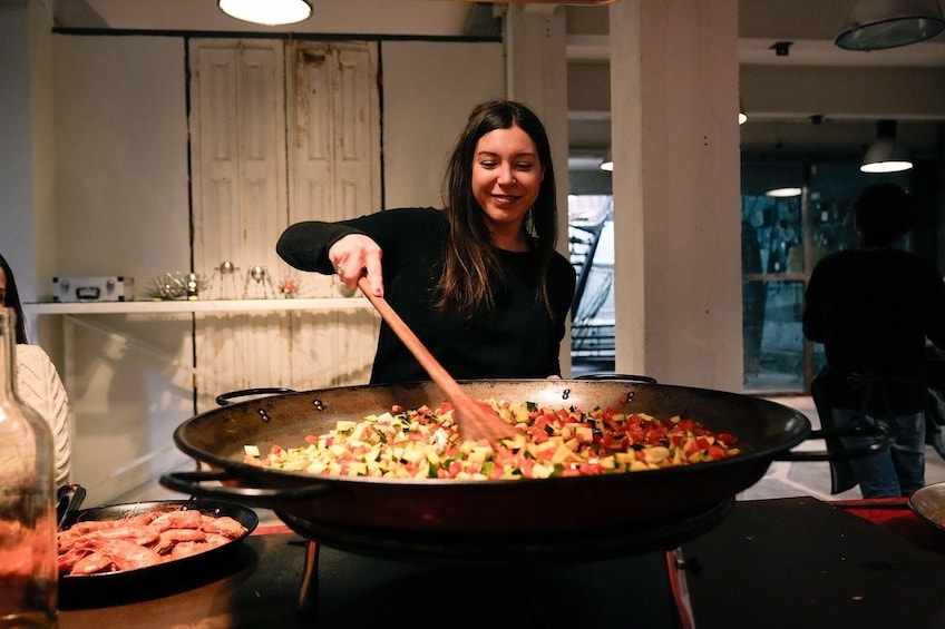 Paella Cooking Experience & Wine in Barcelona