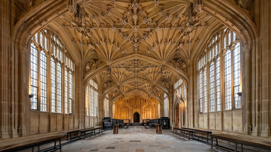 Oxford by Rail Day from London with Harry Potter Insights Tour