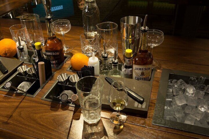 Cork Irish Whiskey Cocktail Making Class at Midleton Distillery 