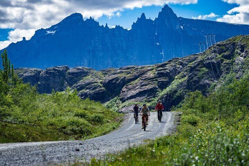 E-bike and hike in Åndalsnes