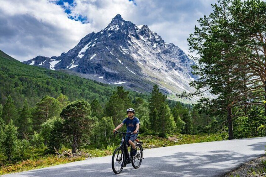 E-bike and hike in Åndalsnes