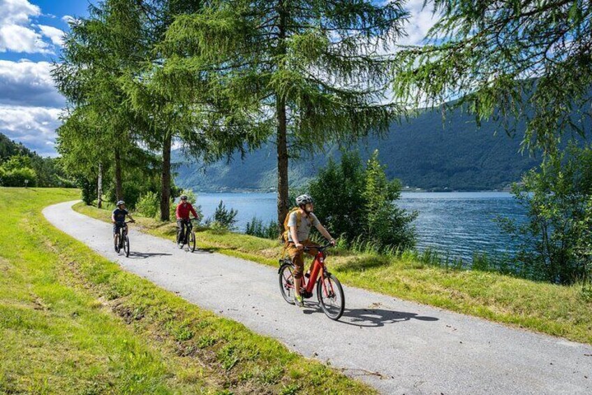 E-bike and hike in Åndalsnes