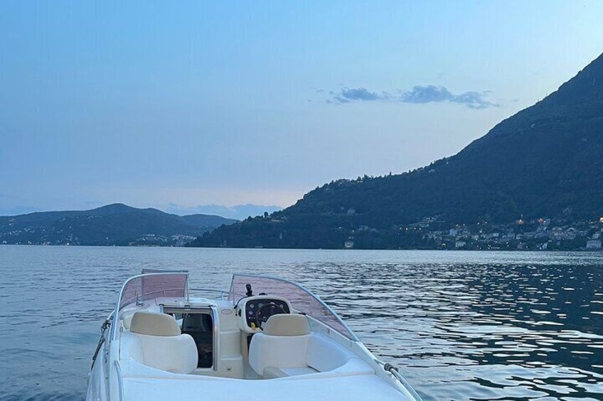 Private Customizable Boat Tour in Lake Como