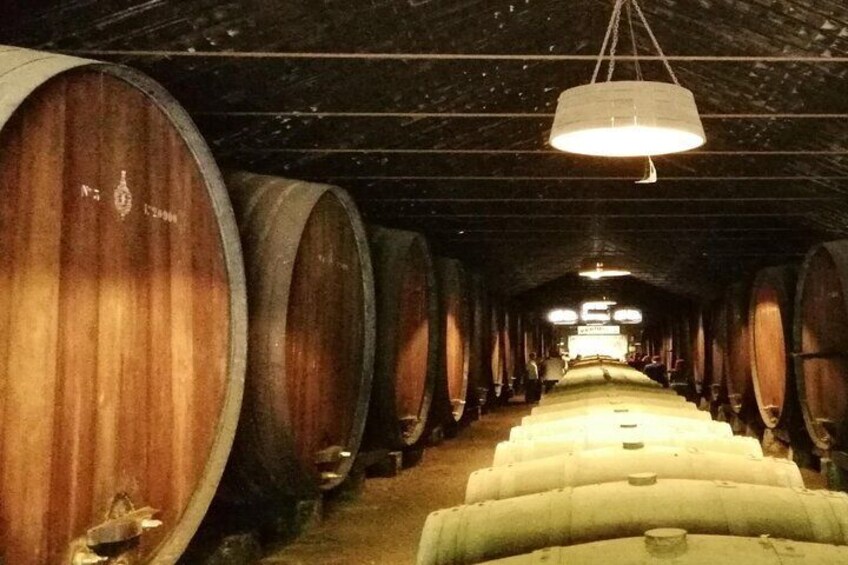  Half Day Private Wine and Traditional Tile Making Tour