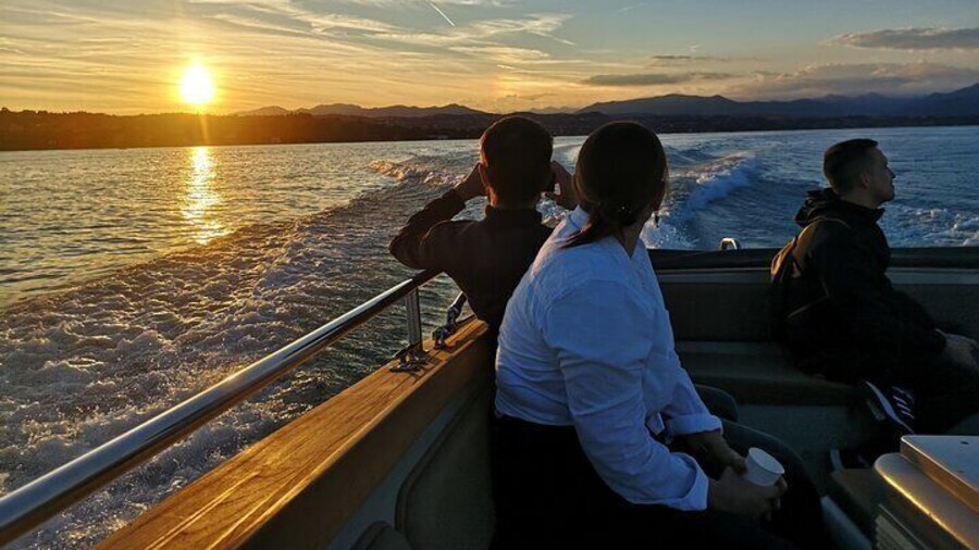 Desenzano Sunset Walking and Boat Tour with a Drink On Board