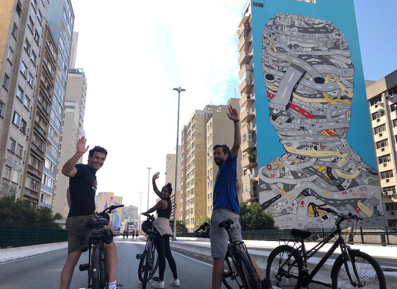 Picture 9 for Activity São Paulo: Downtown Historical Bike Tour