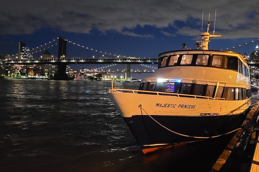 Harbor Lights Night Cruise: Statue of Liberty & Skyline Views