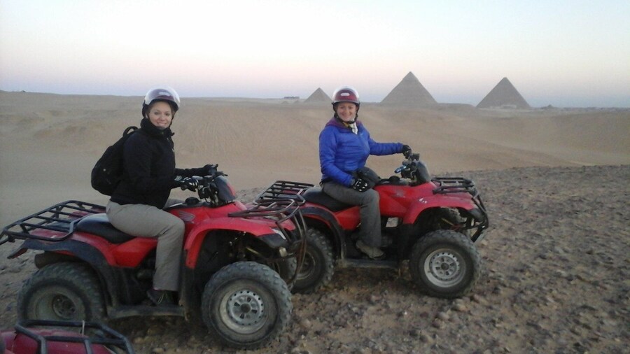 Pyramids of Giza: 1-Hour Quad Bike Desert Safari