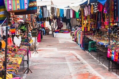 Full Day in Otavalo Area Culture and Shopping