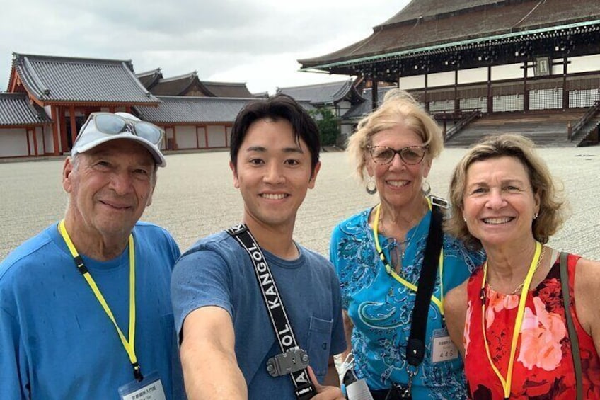 Private discovering Culture and History with a Japanese guide