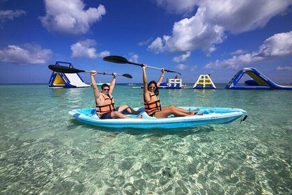 Deluxe Catamaran in Cozumel with Snorkelling Lunch and Drinks