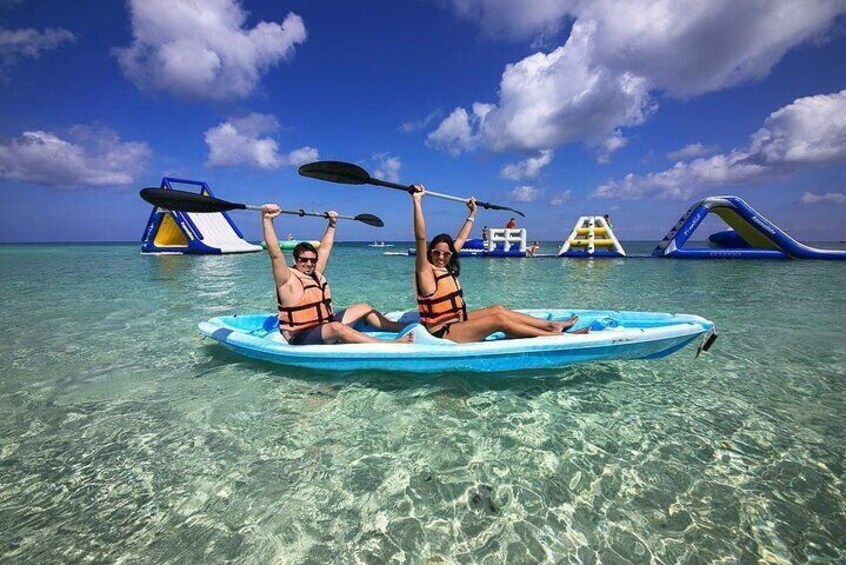 Deluxe Catamaran in Cozumel with Snorkeling Lunch and Drinks