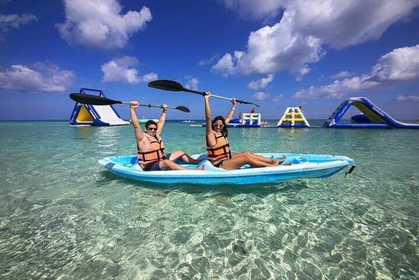 Deluxe Catamaran in Cozumel with Snorkeling Lunch and Drinks