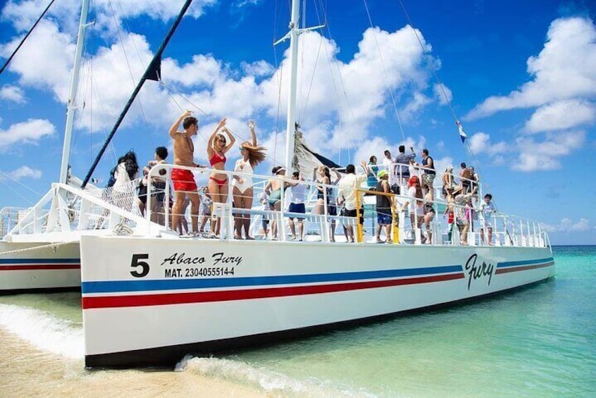 Deluxe Catamaran in Cozumel with Snorkeling Lunch and Drinks