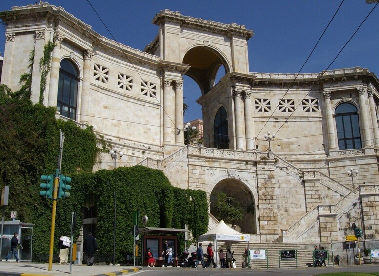 Picture 4 for Activity Cagliari: 2-Hour Sightseeing Bike Tour