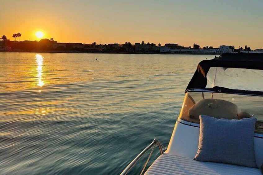 Cagliari: Sunset Boat tour with Prosecco