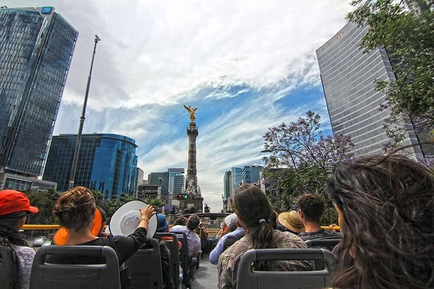 Visit Six Flags and Enjoy a Hop-on Hop-off Panoramic Tour of Mexico City