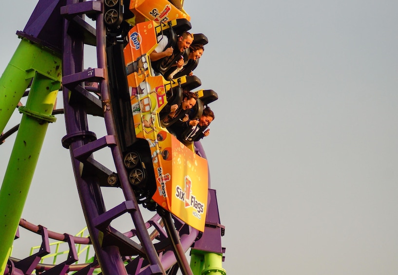 Visit Six Flags and Enjoy a Hop-on Hop-off Panoramic Tour of Mexico City