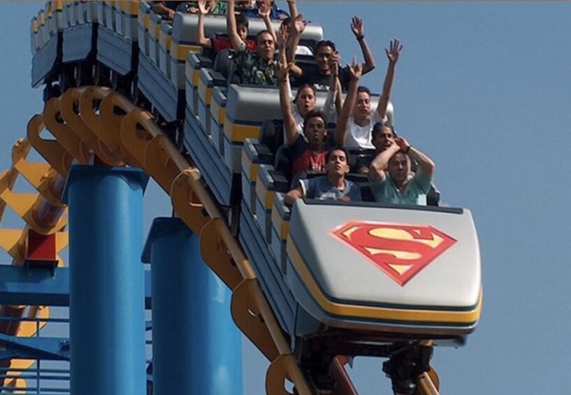 Visit Six Flags and Enjoy a Hop-on Hop-off Panoramic Tour of Mexico City