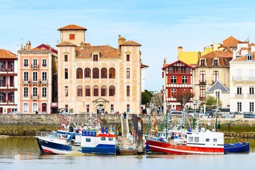 Saint-Jean-de-Luz and Hondarribia Private Tour from San Sebastian