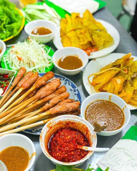 Vietnam : Da Nang Street Motorbike Food Tours