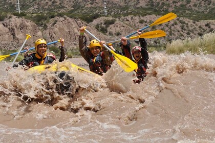 Mendoza: tour de 12 km en balsa por el río en los Andes