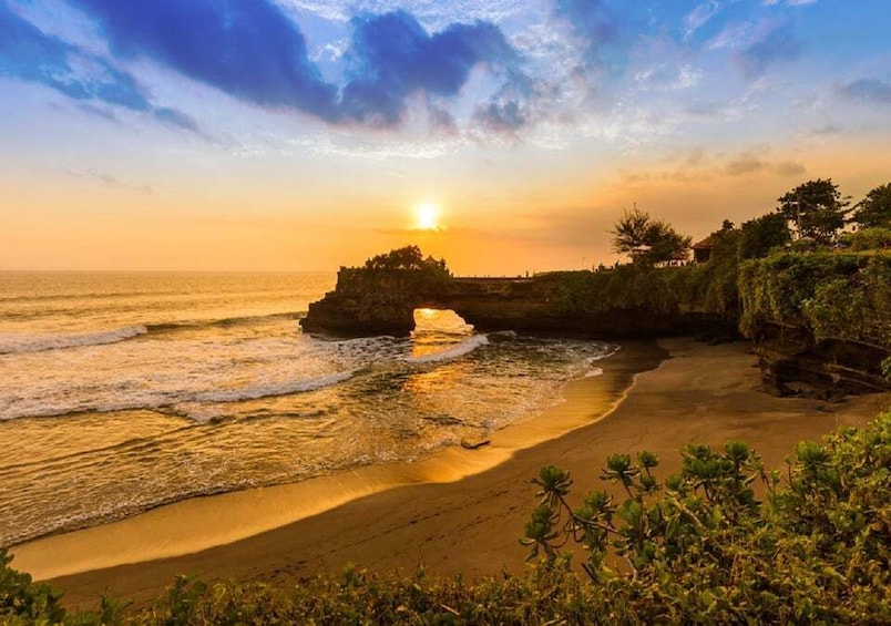 Picture 2 for Activity Bali: Taman Ayun and Tanah Lot Temple Sunset Tour