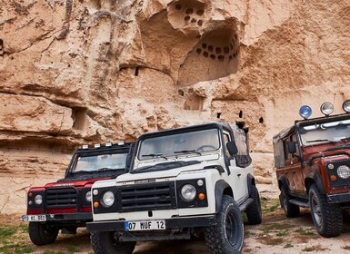 Aventura todoterreno de medio día en Jeep en Capadocia