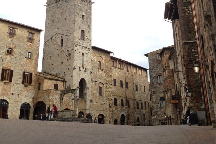 Chianti Secrets Wine, History in San Gimignano, from Lucca