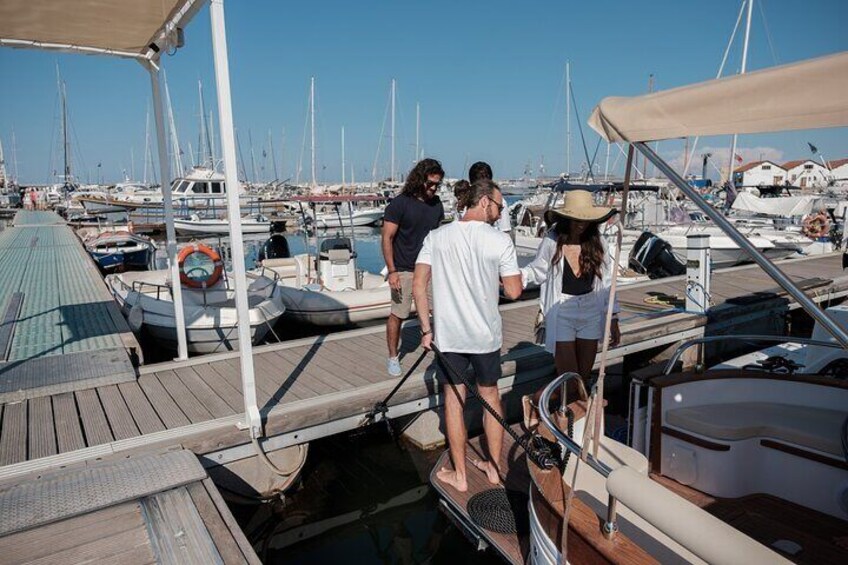 Boat Tour in Palermo: Aperitif and Relax in the Gulf of Mondello